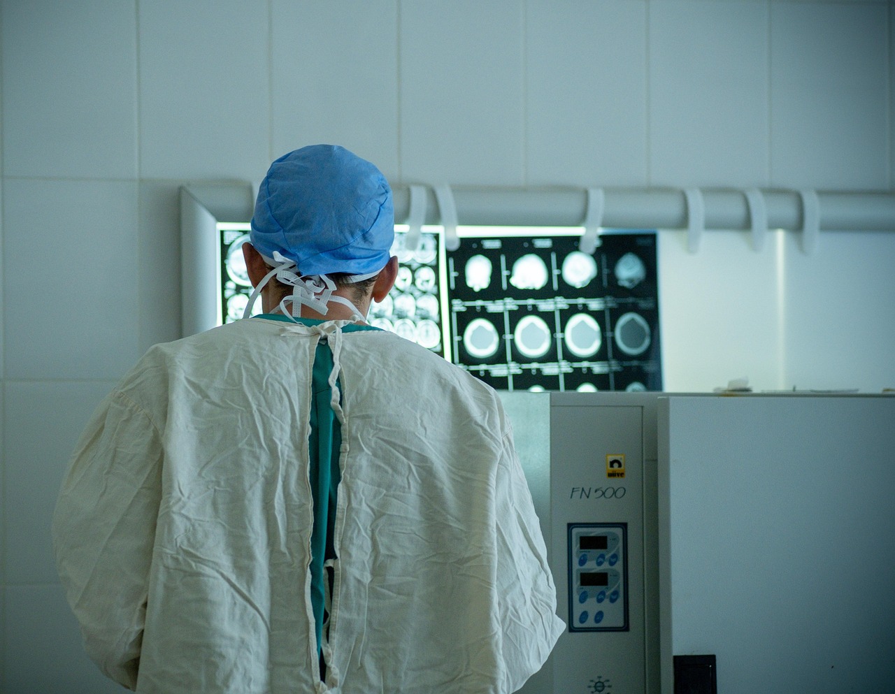 Dr. Ssuniti